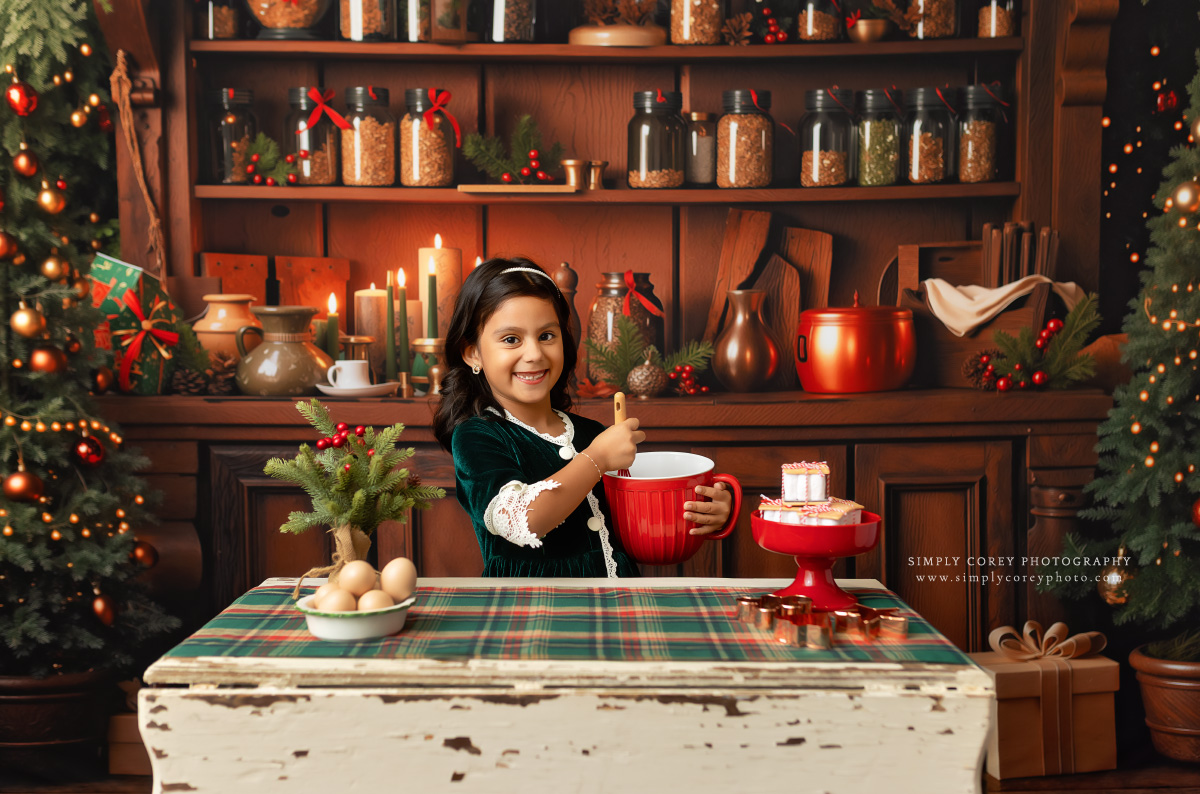 Christmas Kitchen Mini Sessions | 01Jimena-Chr2026_copy.jpg