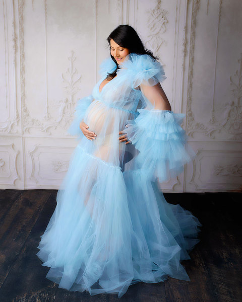 Douglasville maternity photographer, pregnant mom in tulle dress in studio