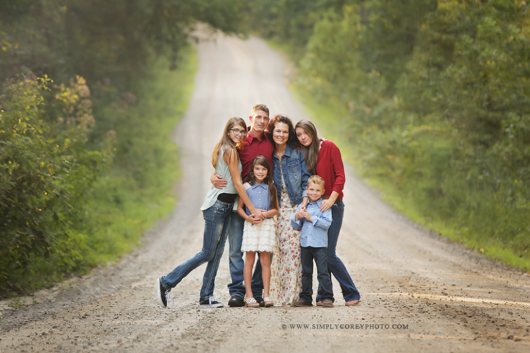 Carrollton family photography of a big family on a dirt road 