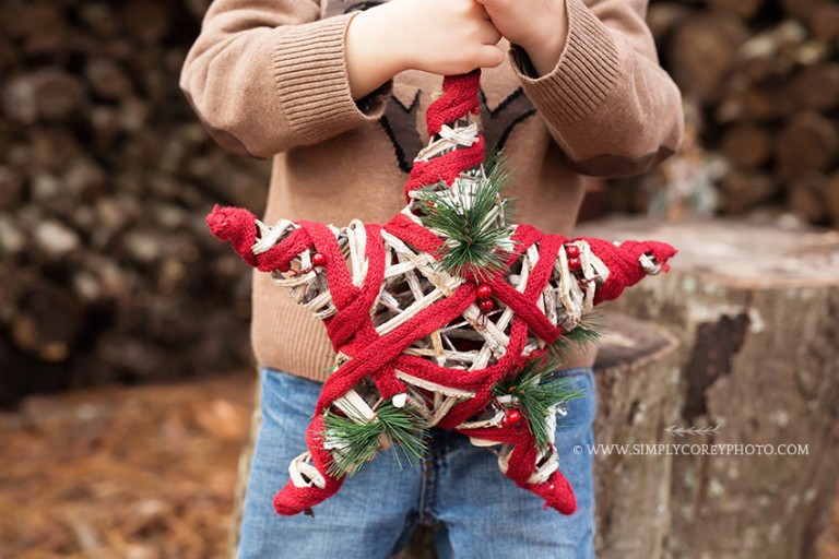 Holiday mini sessions by Atlanta photographer, Simply Corey Photographer