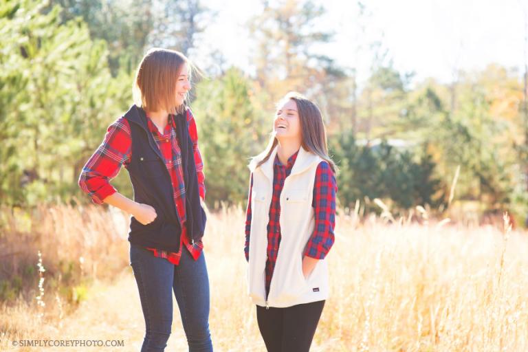 two teen girls in a field, Atlanta best friend photography