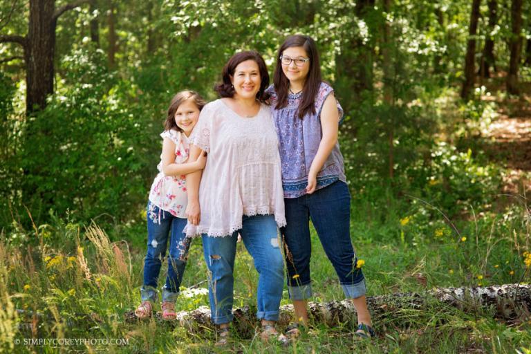 Carrollton family photographer, mommy and me mini session with girls outside