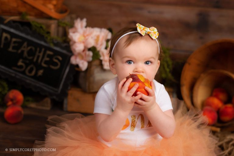Ava’s Peachy One Year Session