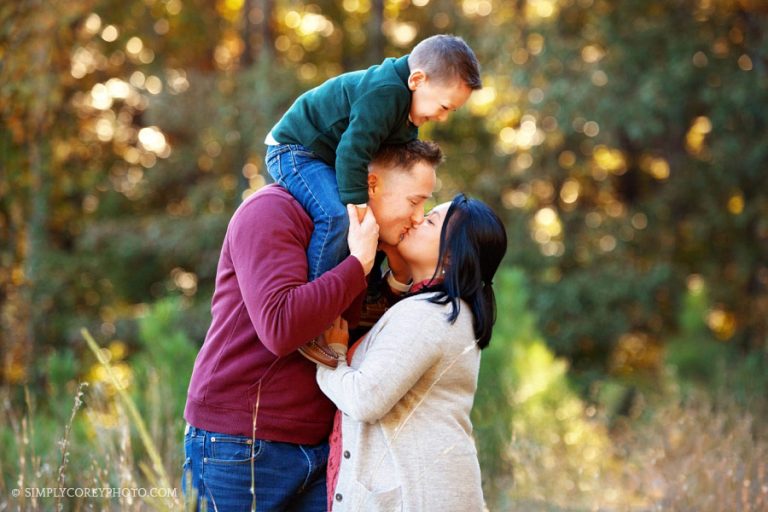 Atlanta family photographer, fall mini session outside