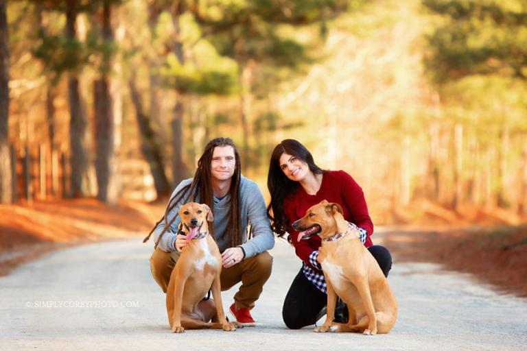 Bremen family photographer, couple with two dogs outside