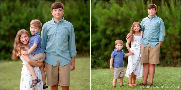 Bremen family photographer, three siblings outside