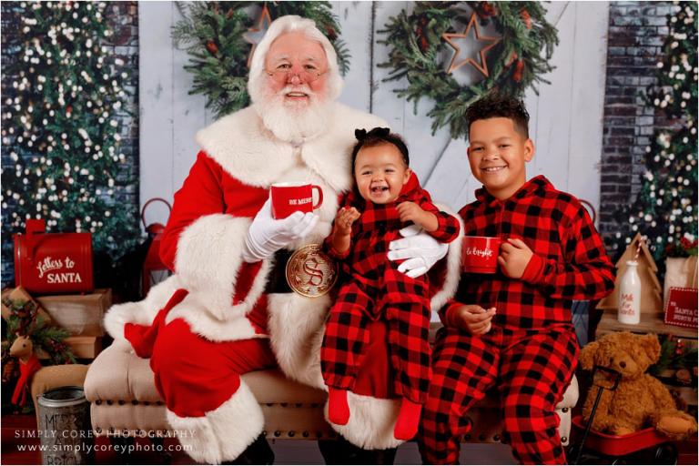 Atlanta Santa Claus mini sessions, kids with Christmas mugs