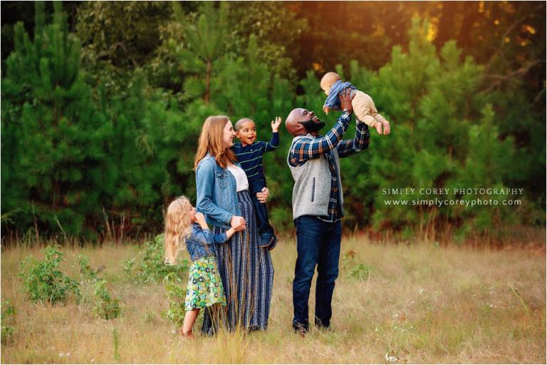 Atlanta family photographer, parents playing with kids during fall mini session