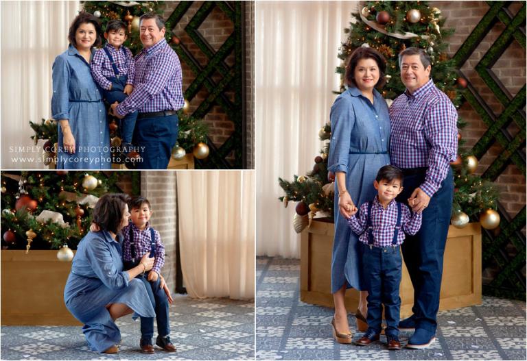 West Georgia family photographer, Christmas tree photos at The Hotel at Avalon