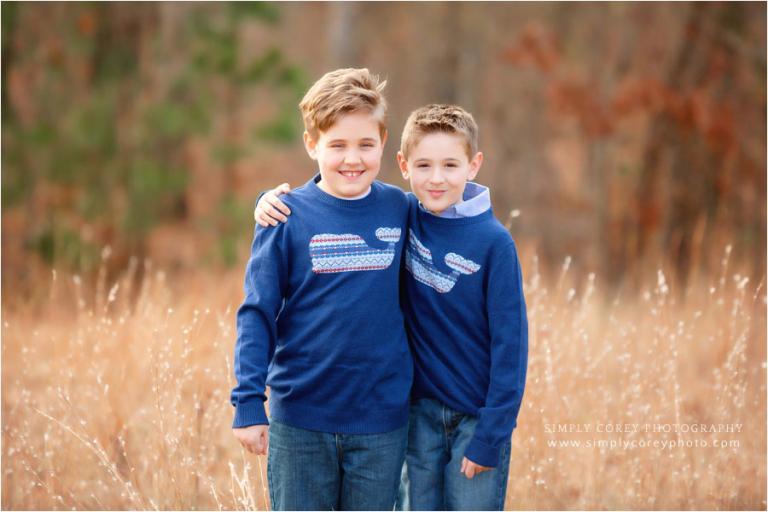 Atlanta children's photographer, kids outside in a golden field