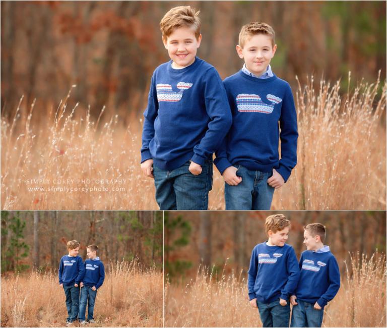 Carrollton kids photographer, children outside in golden fall field