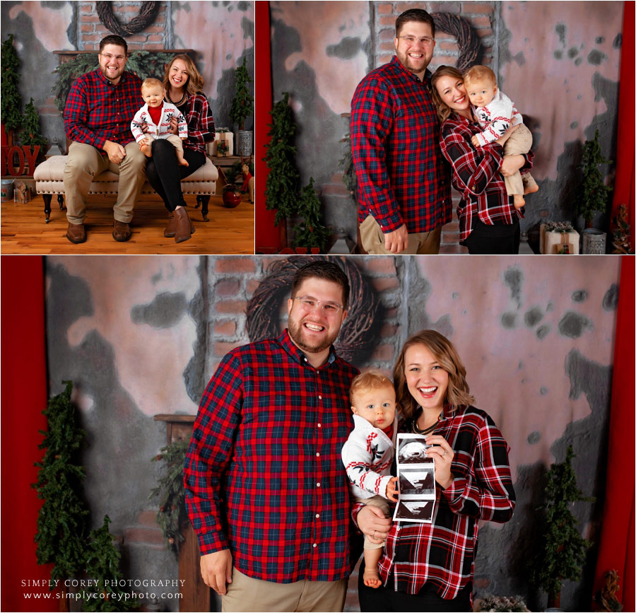 Bremen family photographer, Christmas mini with pregnancy announcement