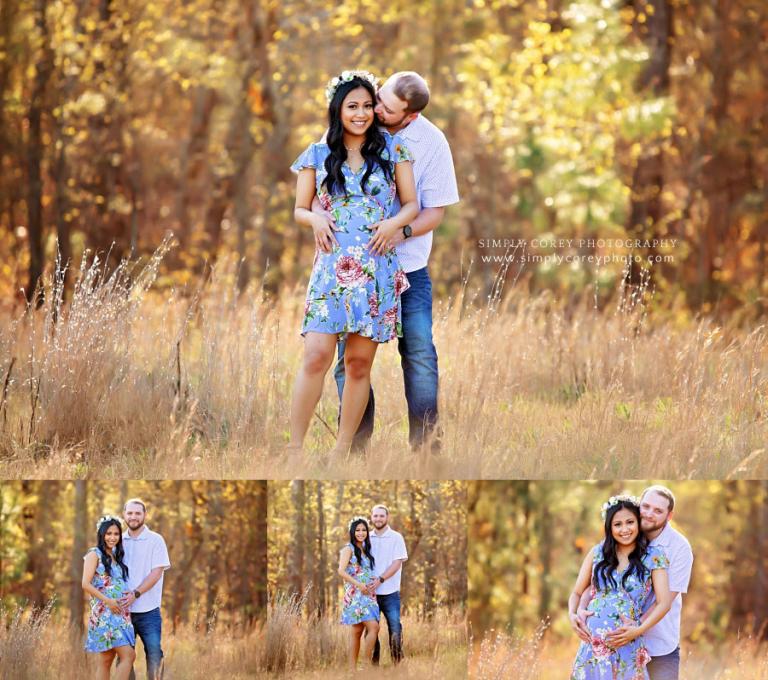 Bremen maternity photographer, couple hugging in field