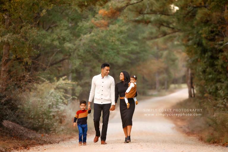 Atlanta family photographer, fall portrait session on country road