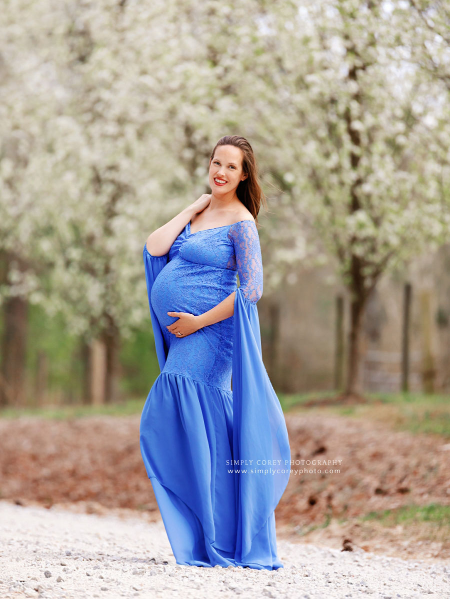 maternity photographer near Atlanta, outdoor session with spring blossom trees