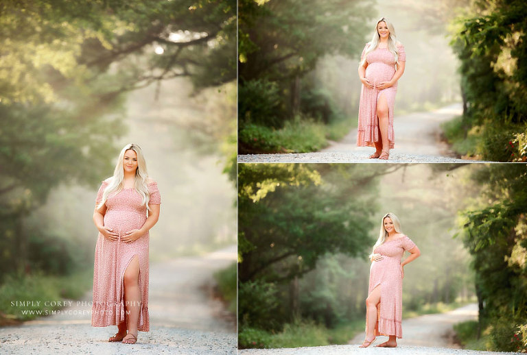 Carrollton maternity photographer in Georgia, outdoor portrait session on country road