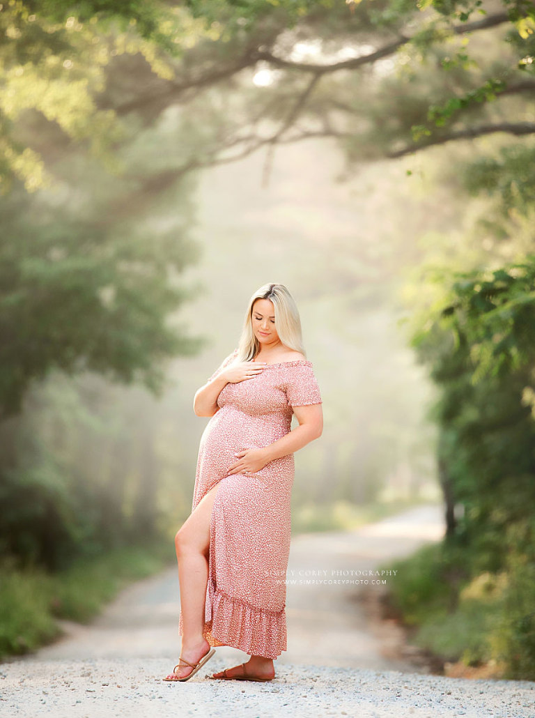 maternity photographer near Villa Rica, outdoor pregnancy portrait in pink dress
