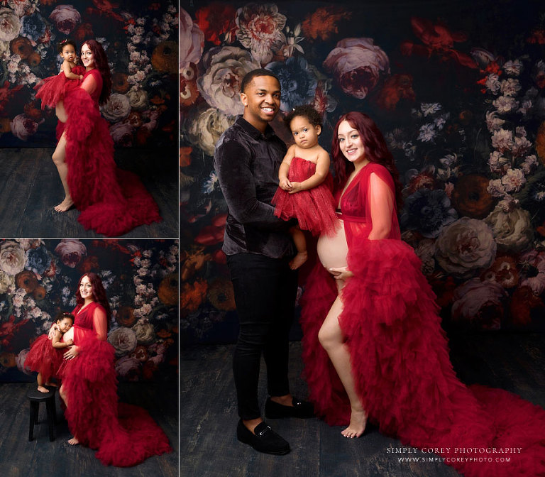 maternity photographer near Mableton, studio portraits of a family in black and red