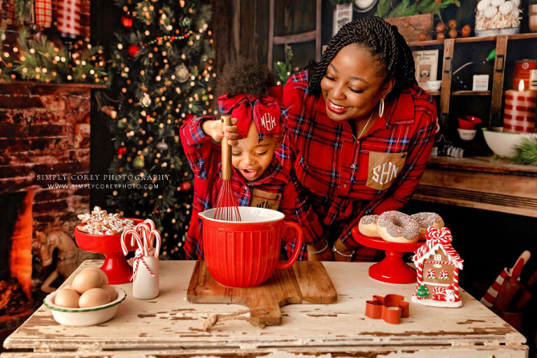 Atlanta family photographer, mom and child during Christmas kitchen mini session
