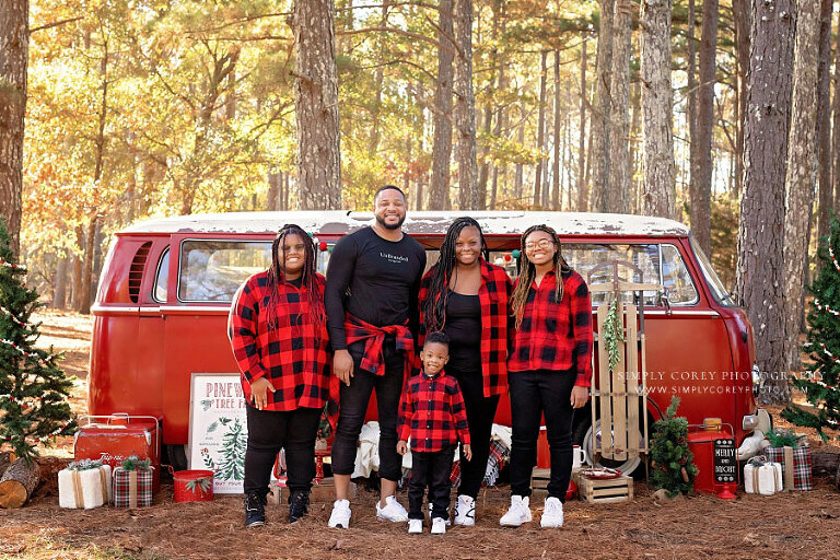 mini session photographer near Austell, family in buffalo check outside with Christmas VW bug