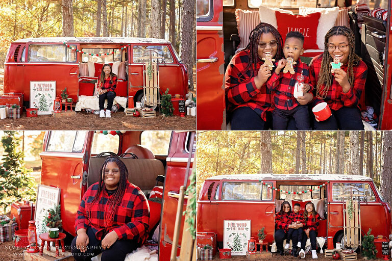 mini session photographer near Fairburn, siblings outside on Christmas VW bus set