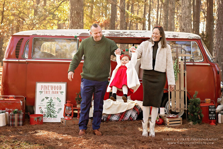 West Georgia mini session photographer, family with toddler and outdoor Christmas VW bus set