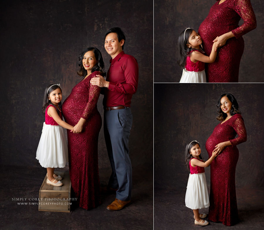 Bremen family photographer, studio maternity portraits with big sister