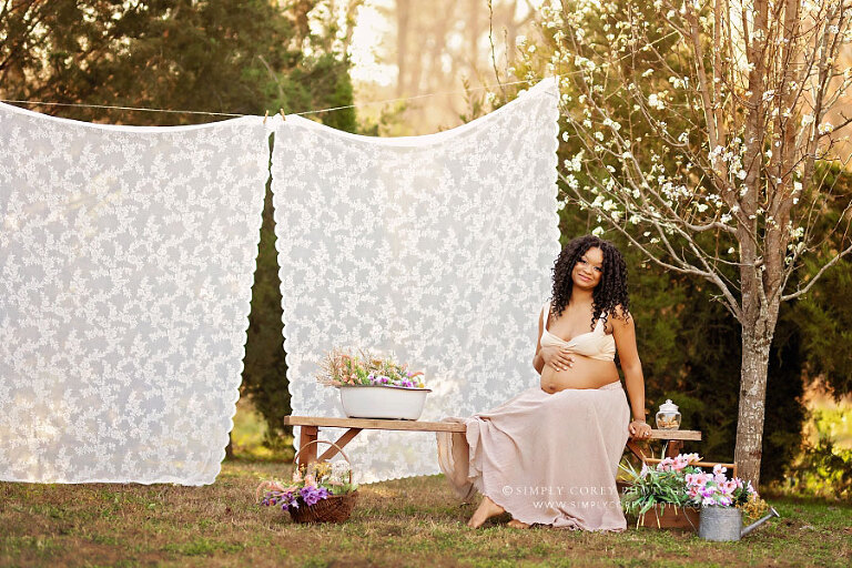 Atlanta maternity photographer, outdoor boho maternity session in spring