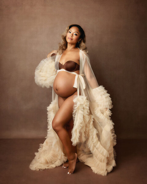 Atlanta maternity photographer, fashion studio session with tulle robe