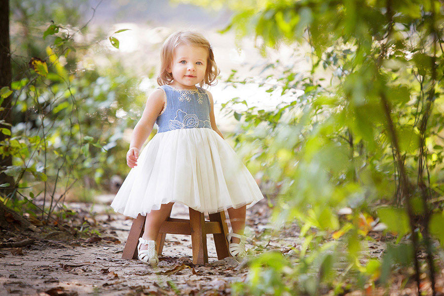 baby photographer near Douglasville, girl outside at park with greenery