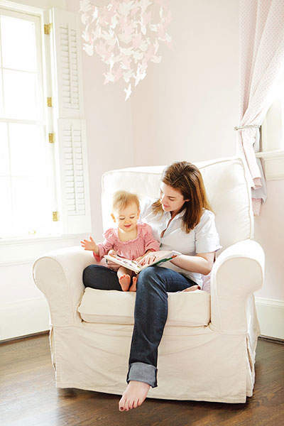 mommy and me photo while reading at home, Atlanta family photographer