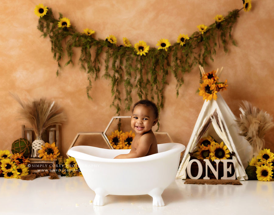 Atlanta baby photographer, tub splash after sunflower cake smash