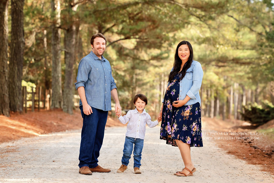 Douglasville maternity photographer, family outside on country road