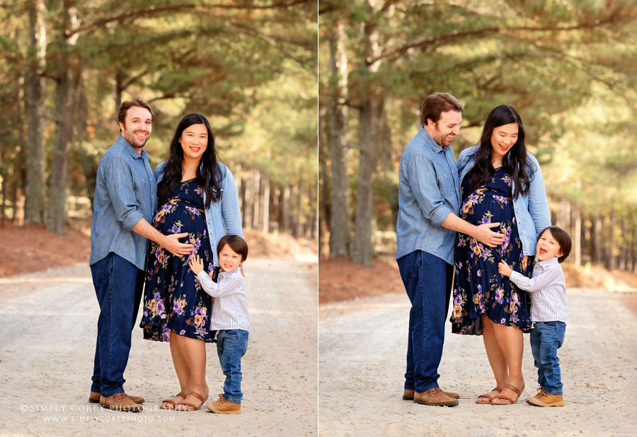 Newnan maternity photographer, casual family portraits outside in country