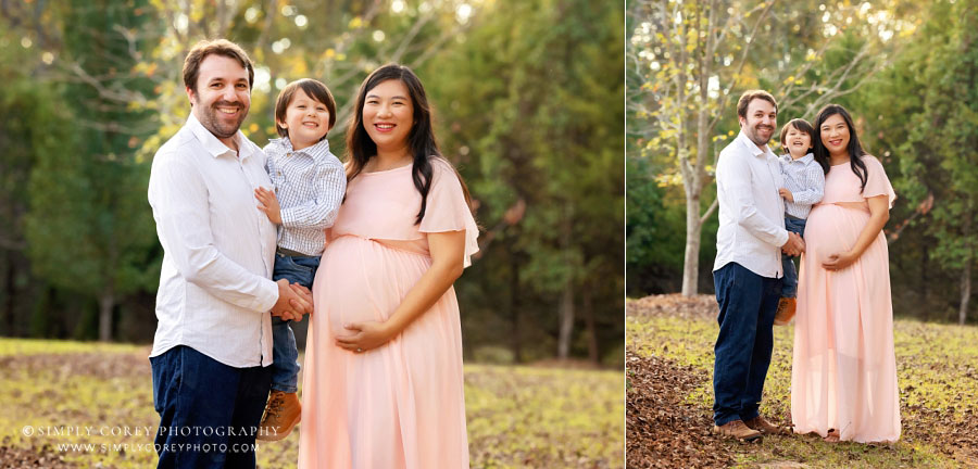 Sharpsburg family photographer, casual outdoor maternity session